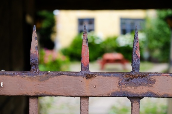 Gate