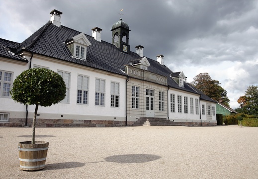 GL. Holtegaard, backyard