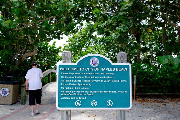 Welcome to city of Naples beach