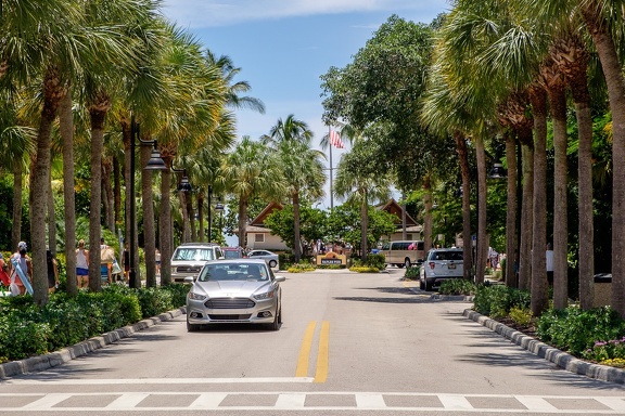 Naples Pier street