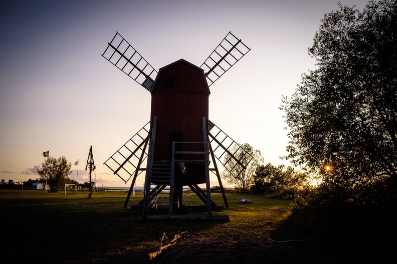 Windmill in sunset-4.jpg