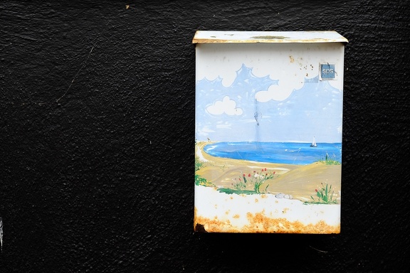 Summer mailbox