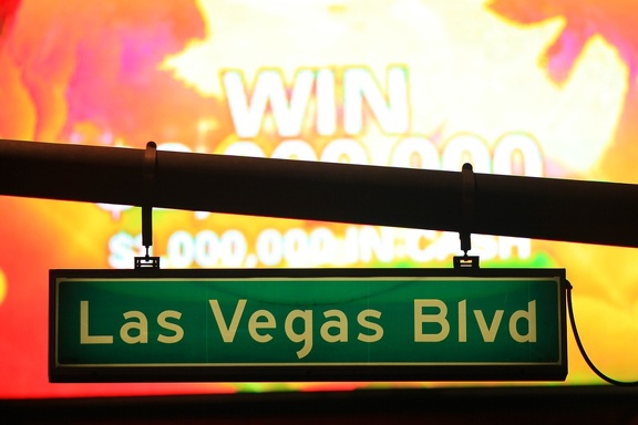 Las Vegas Blvd, win win win!