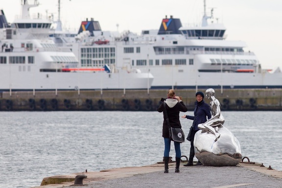 Port of Posing