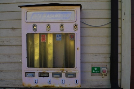 Empty vending machine