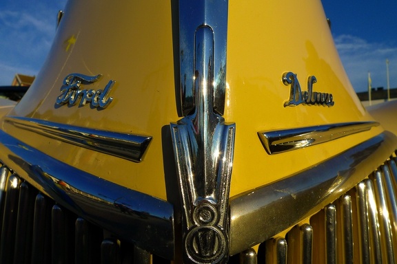Ford DeLuxe