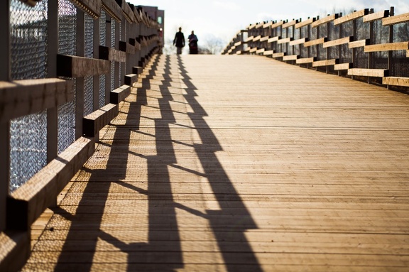 Zig-zag shadow